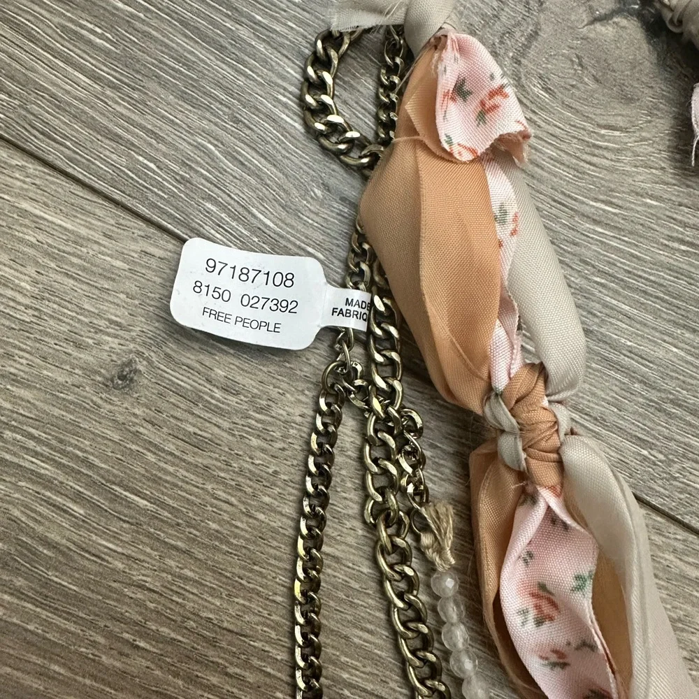 NWT Free People & Ariana Ost River Layer Necklace in Gold and Cream - Picture 7 of 12